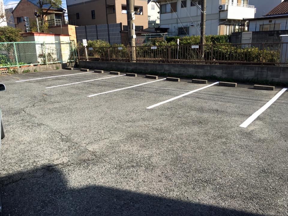 駐車場の白線引き、完了！！